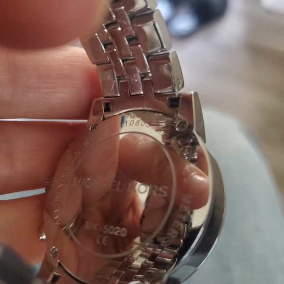 EUC Michael Kors 5020 watch - Picture 7 of 7